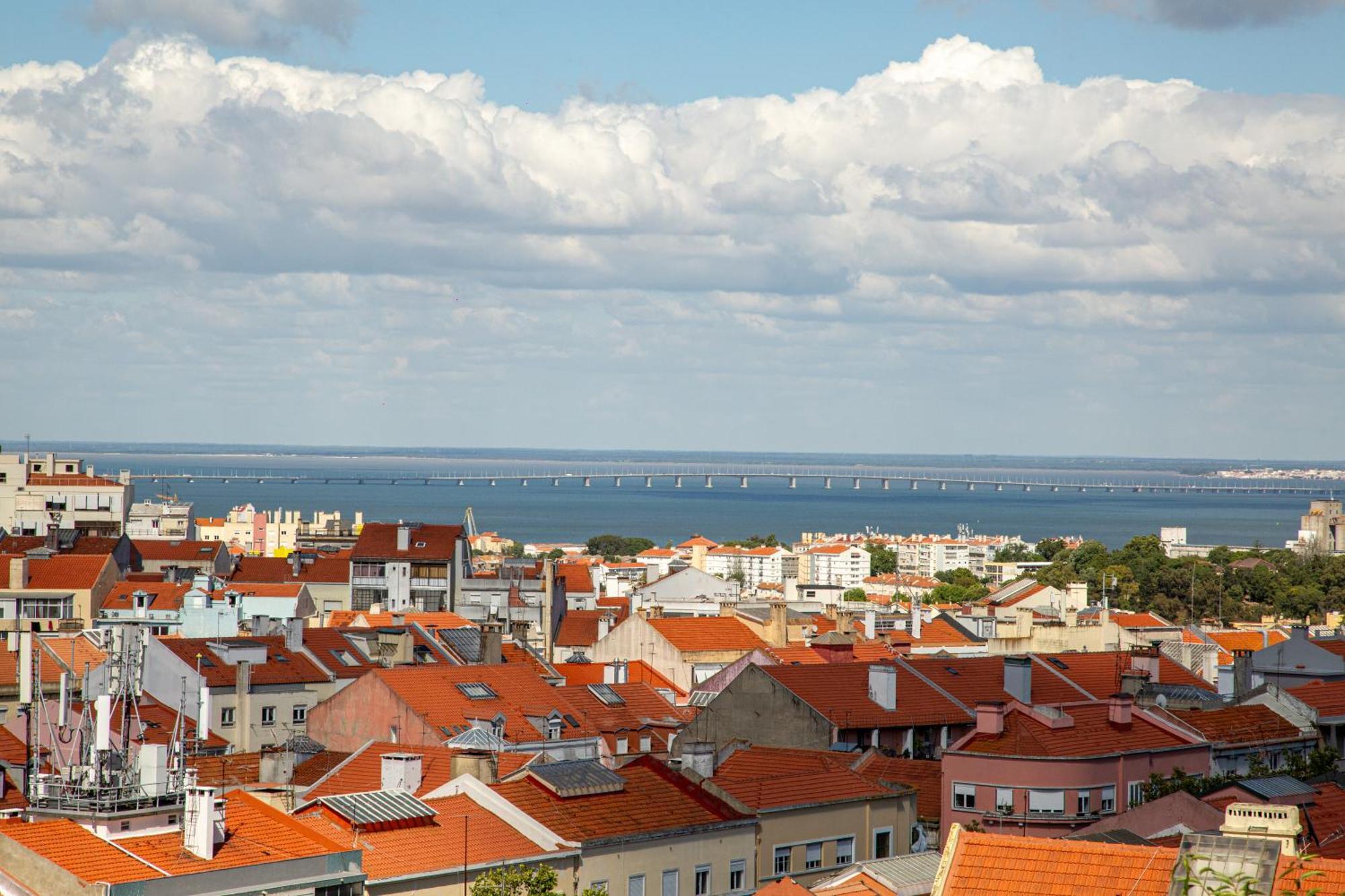 Miradouro Penha De Franca Duplex Apartment Lisbon Exterior photo